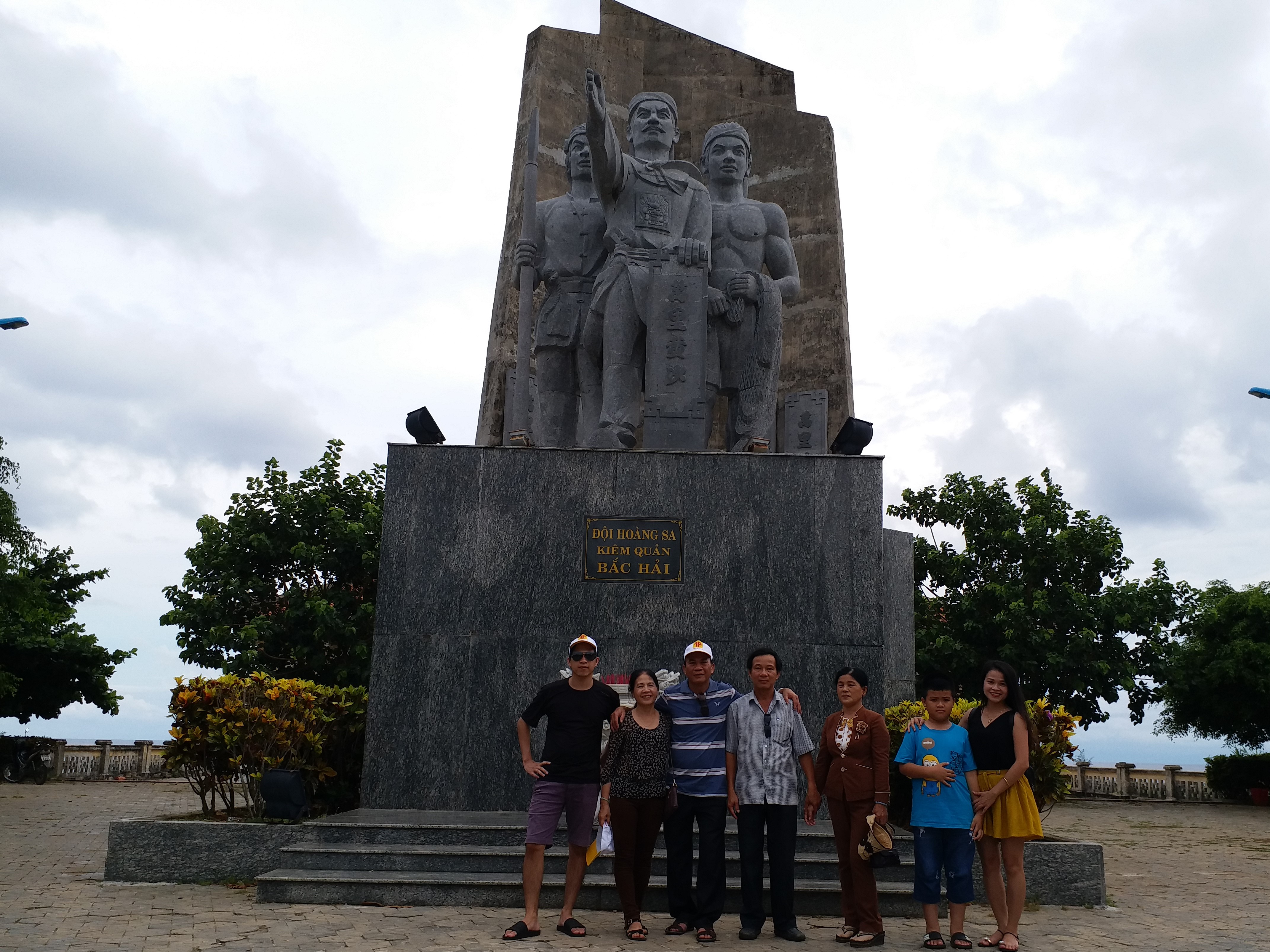 Thiên Phú Travel Chuyên Tour Lý Sơn Uy Tín Tour trọn gói - Không phụ thu - Tour đa dạng - Chất Lượng - Theo yêu cầu - Lịch trình phù hợp - Linh hoạt - Công ty du lịch tại Lý Sơn - Vui vẻ - Phục vụ tận tình - Chu đáo. Tour 1 ngày - 2N1Đ - 3N2Đ - Khởi hành theo yêu cầu