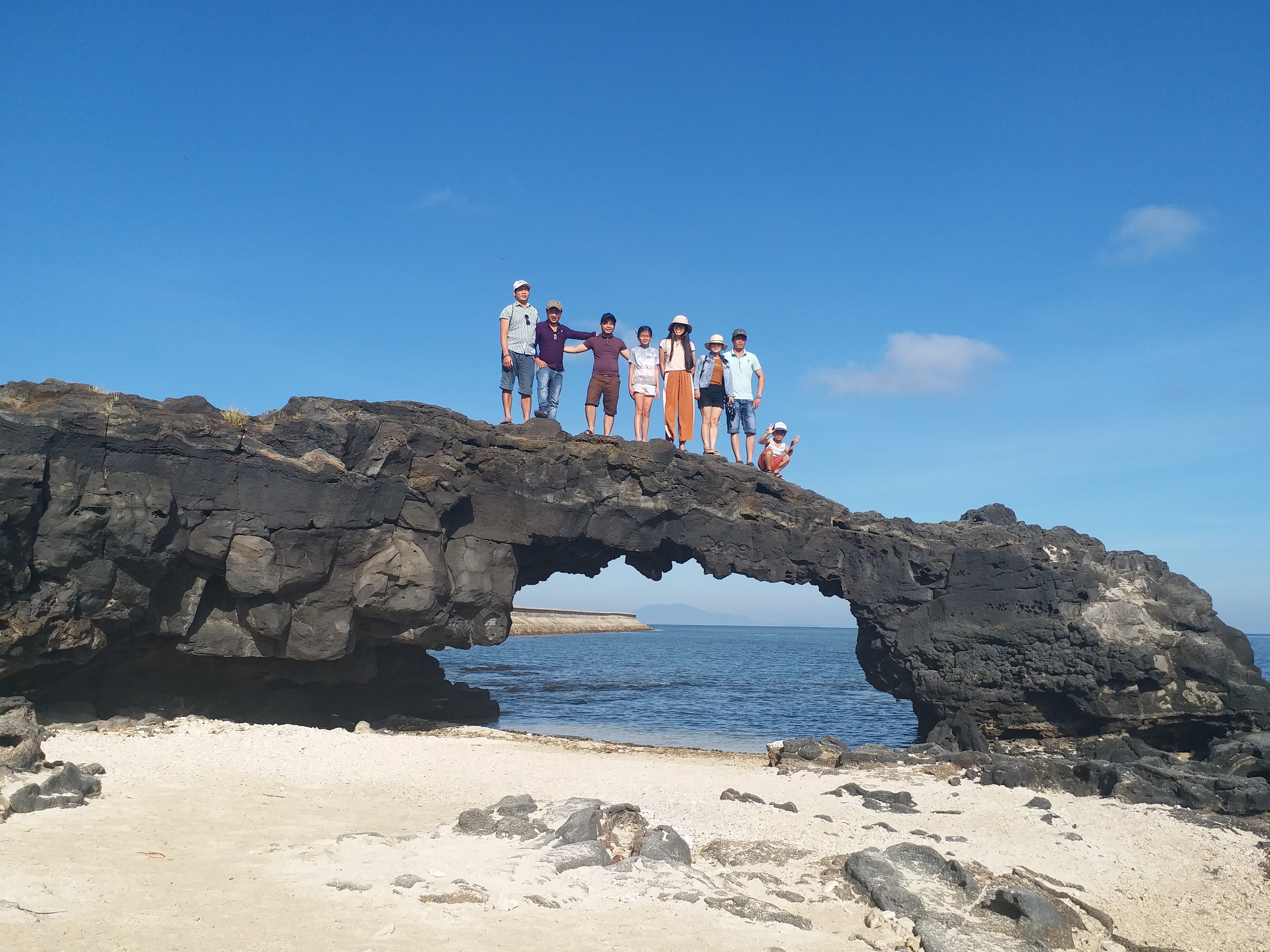 Thiên Phú Travel Chuyên Tour Lý Sơn Uy Tín Tour trọn gói - Không phụ thu - Tour đa dạng - Chất Lượng - Theo yêu cầu - Lịch trình phù hợp - Linh hoạt - Công ty du lịch tại Lý Sơn - Vui vẻ - Phục vụ tận tình - Chu đáo. Tour 1 ngày - 2N1Đ - 3N2Đ - Khởi hành theo yêu cầu
